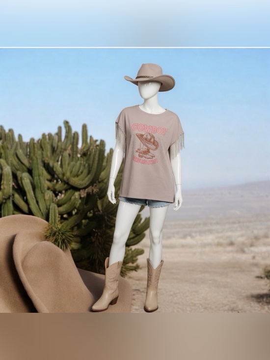 Fantastic Fawn Tops - FANTASTIC FAWN Super cute oversized “cowboy” rhinestone fringe tee S M L